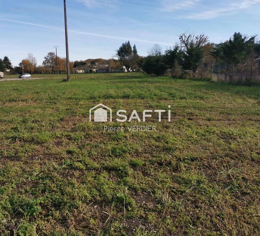 Photo 1 - Terrain à AMBARES-ET-LAGRAVE