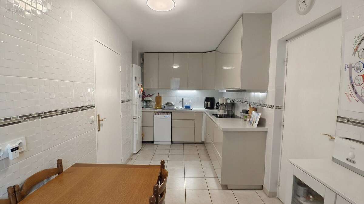 Cuisine 1 - Maison à CHAMPS-SUR-MARNE