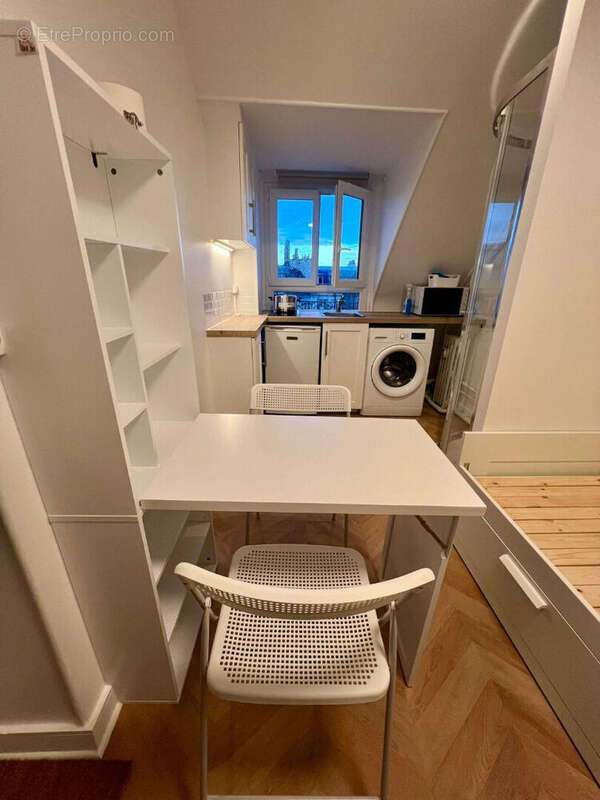 Paris 17e Pereire / Ternes - Chambre de service en parfait état de 9 m² (11m² habitables) - photo 6