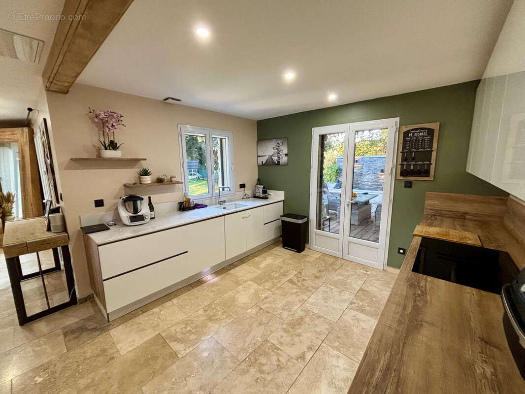 Maison à SUZE-LA-ROUSSE