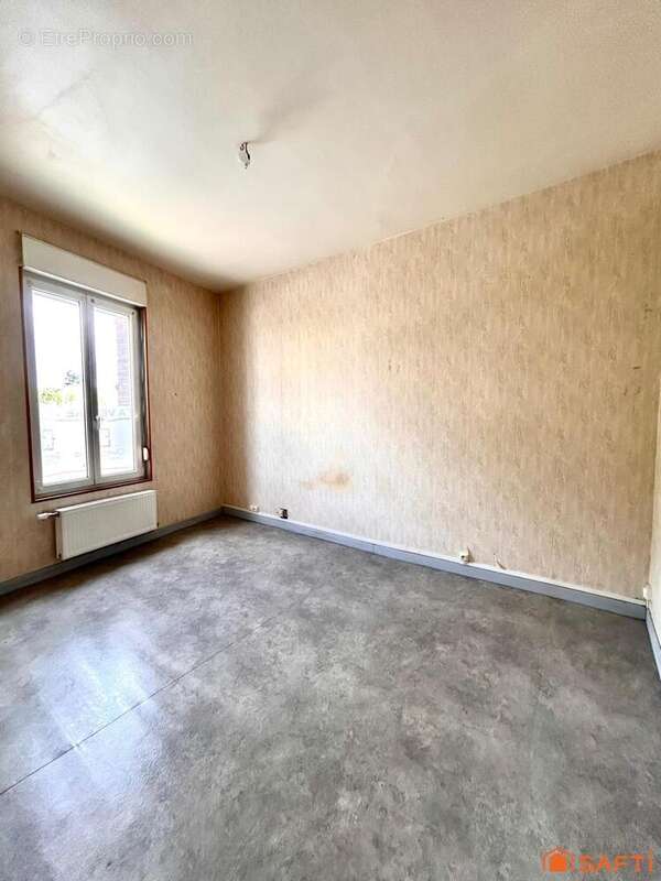 Maison 97 m² à Saint-Quentin  - photo 7