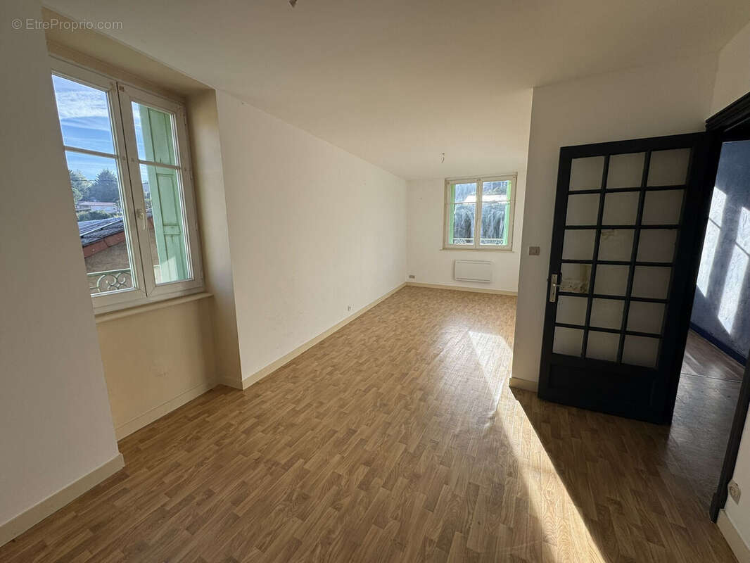 Photo 7 - Appartement à COURS-LA-VILLE