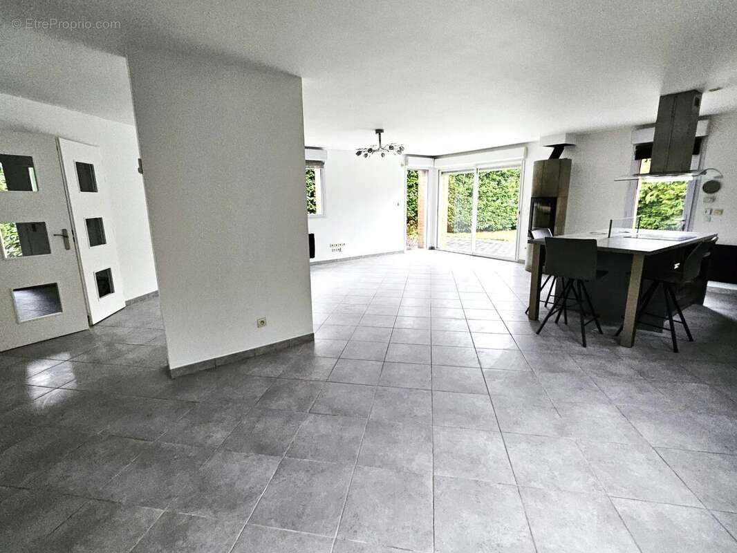 Maison à NEUVILLE-EN-FERRAIN