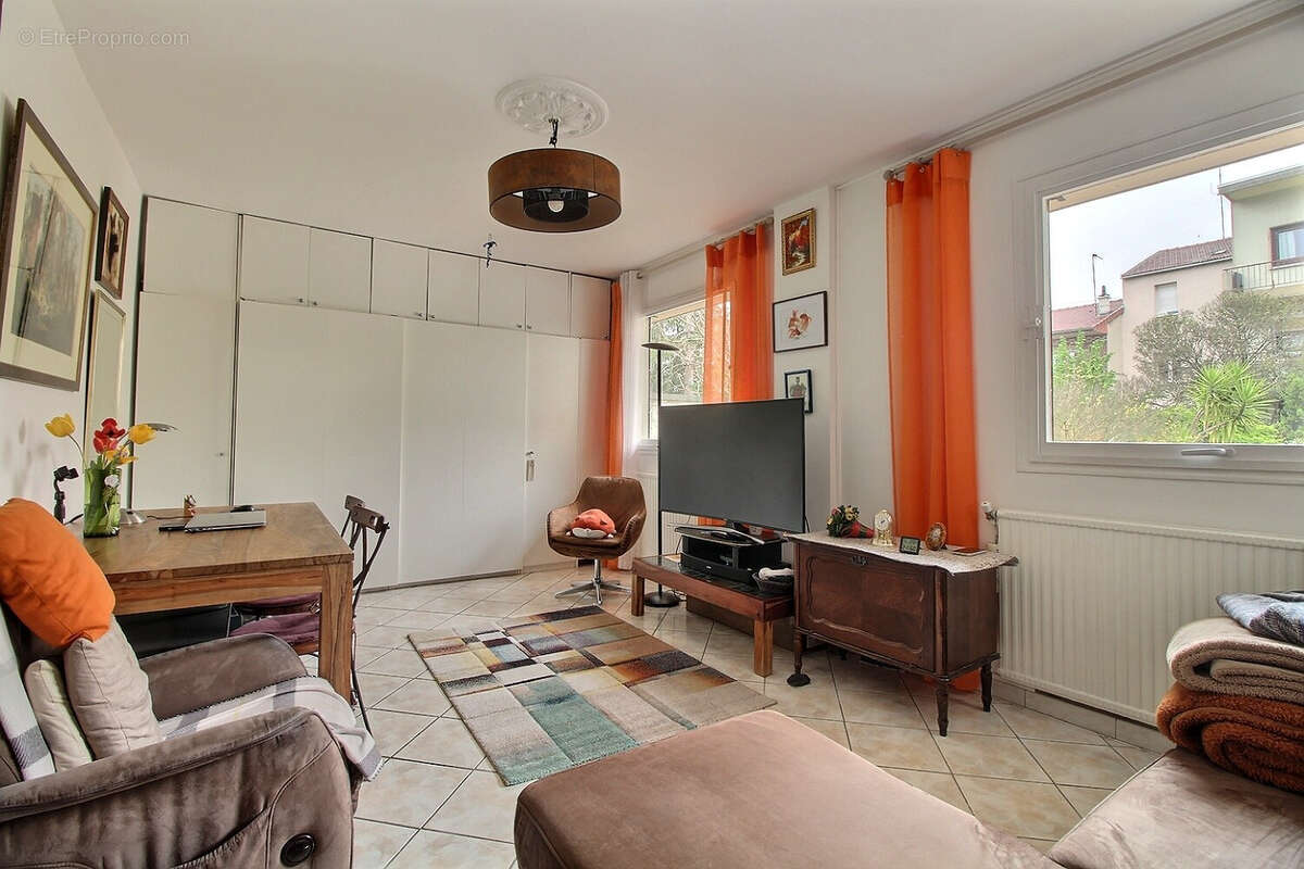 Appartement à COLOMBES