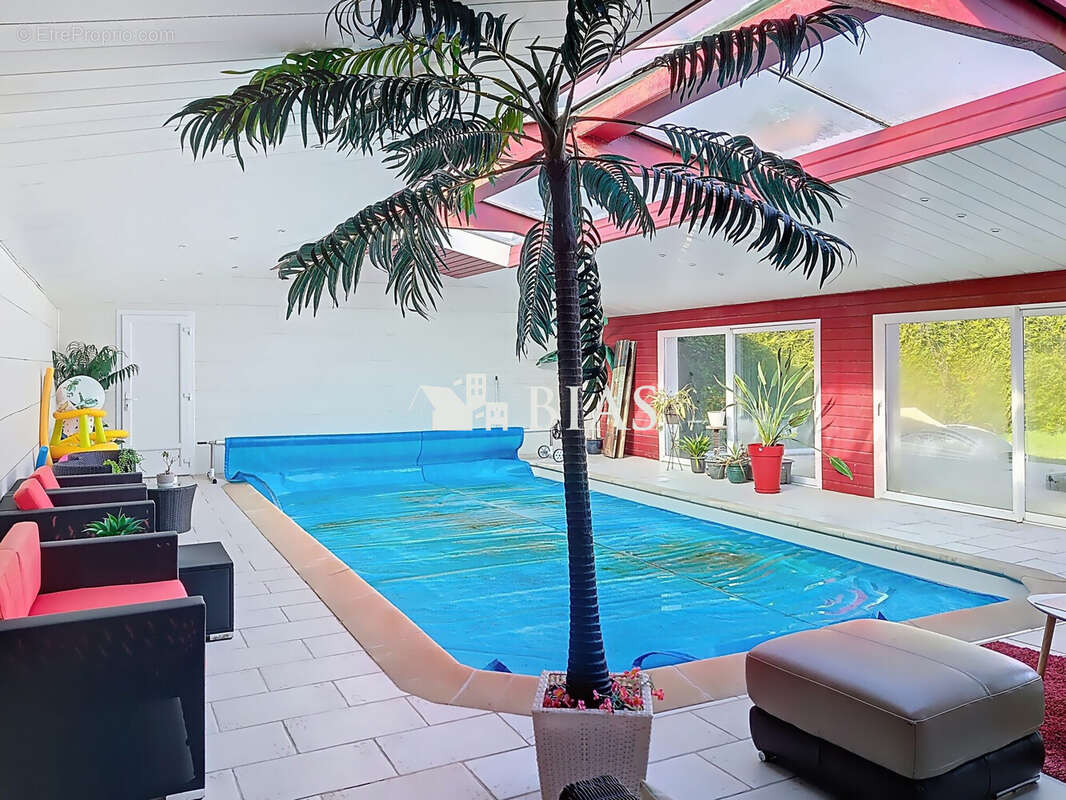 Maison à BOURG-ACHARD