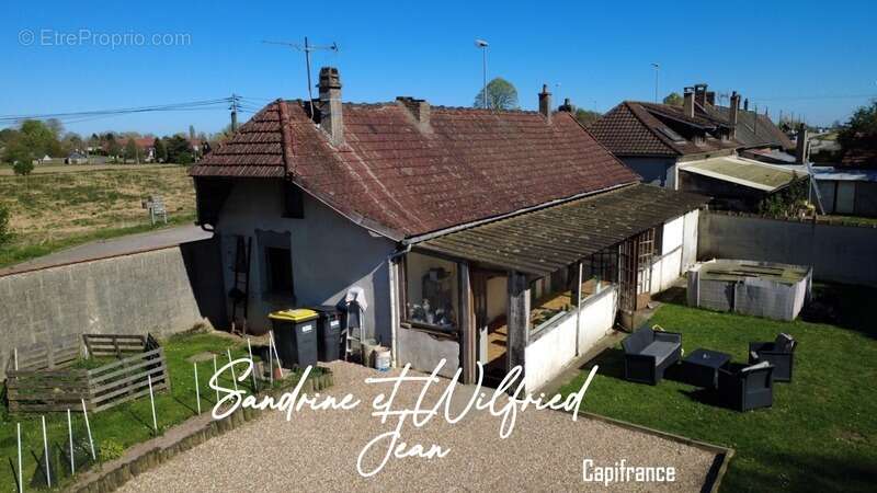 FRENELLES-EN-VEXIN (CORNY) - Maison ancienne à rénover avec dépendances - Terrain 1 790 m² - CUB positif - photo 8