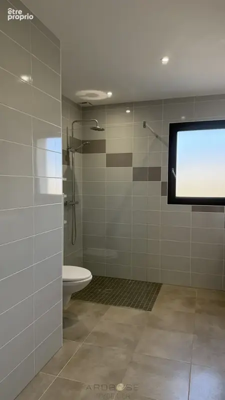 Villa contemporaine de plain-pied avec garage et jardin . - photo 16