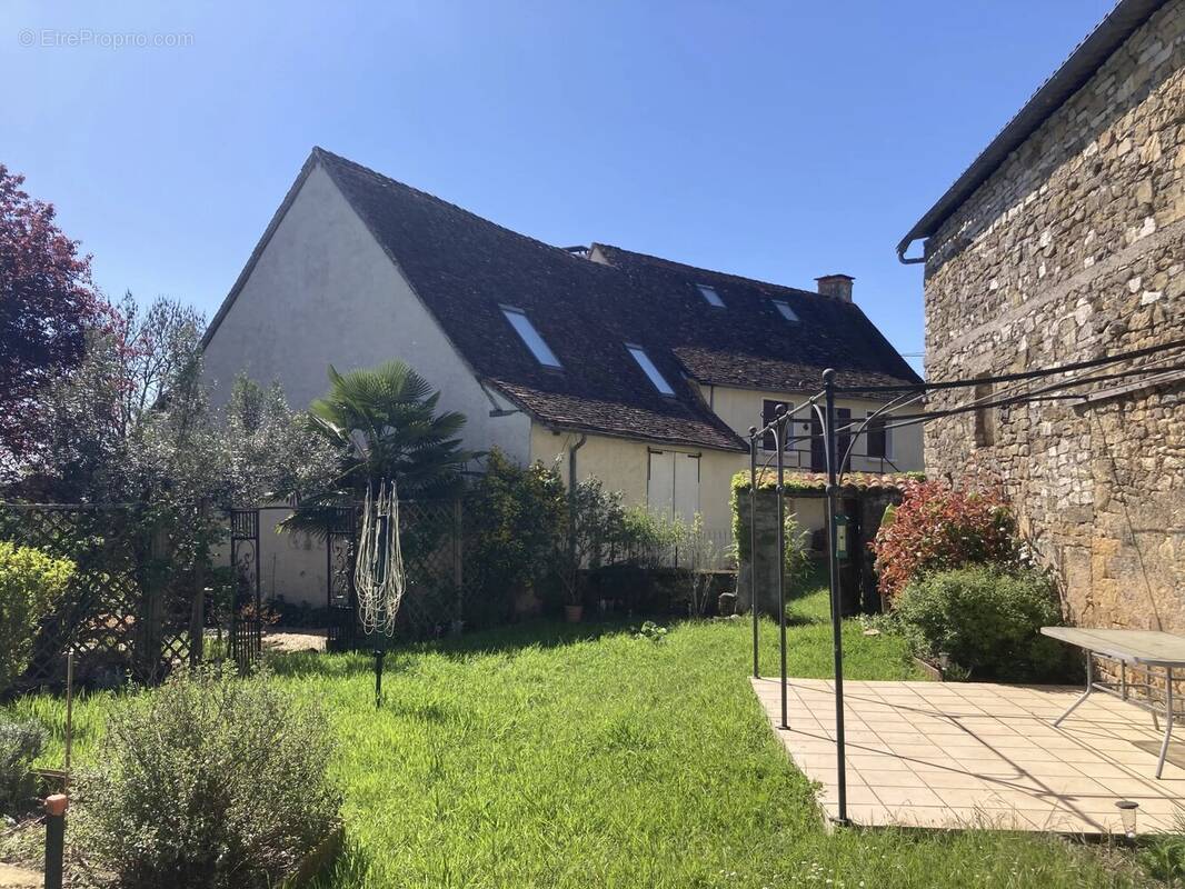 Charmante propriété de village prête à être emménagée - photo 2