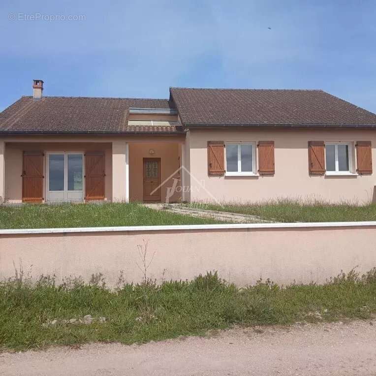 Maison à VARENNES-SUR-ALLIER