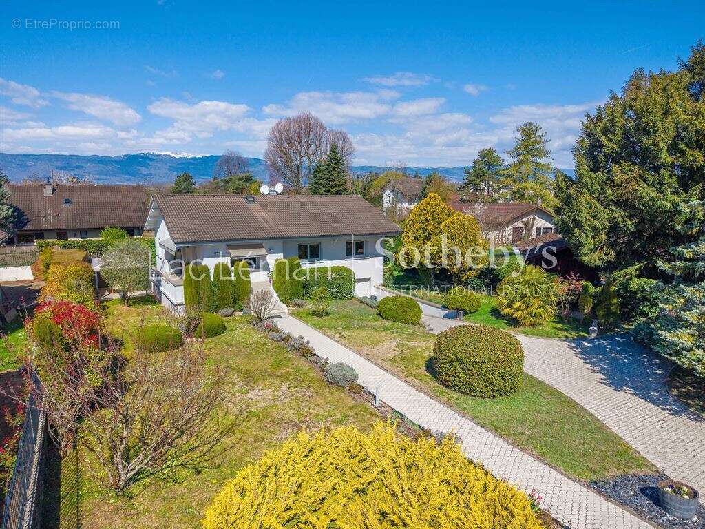 Maison à CHENS-SUR-LEMAN