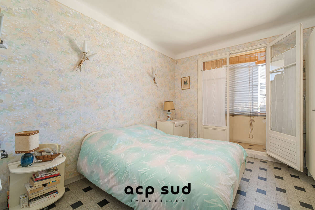 Appartement à MARSEILLE-5E