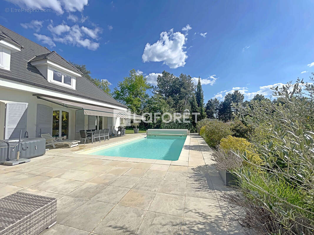 Maison à LA FOUILLOUSE