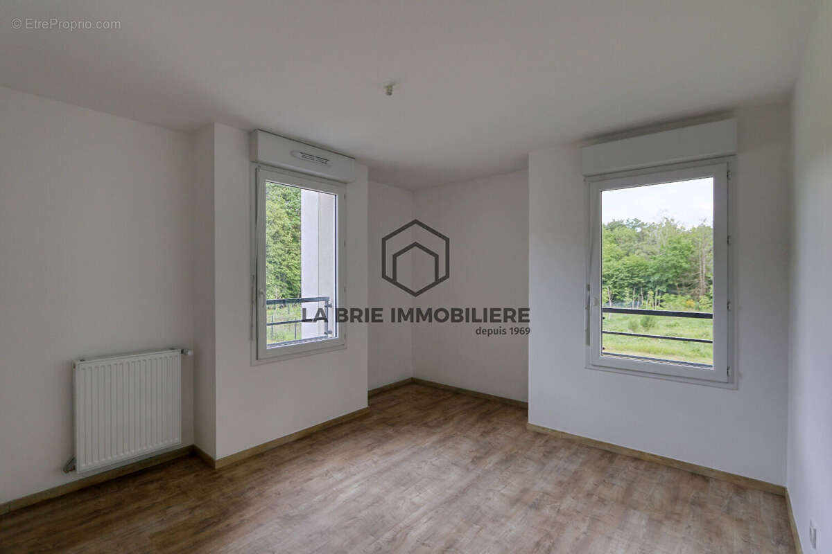 Appartement à EMERAINVILLE
