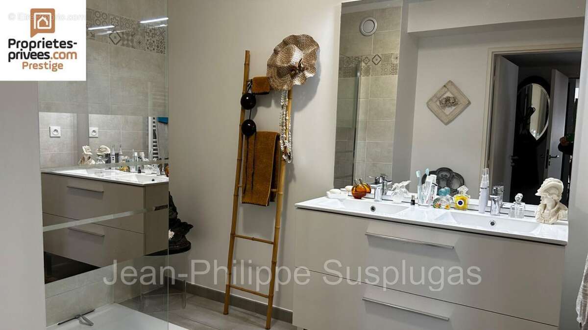 Appartement à SIX-FOURS-LES-PLAGES