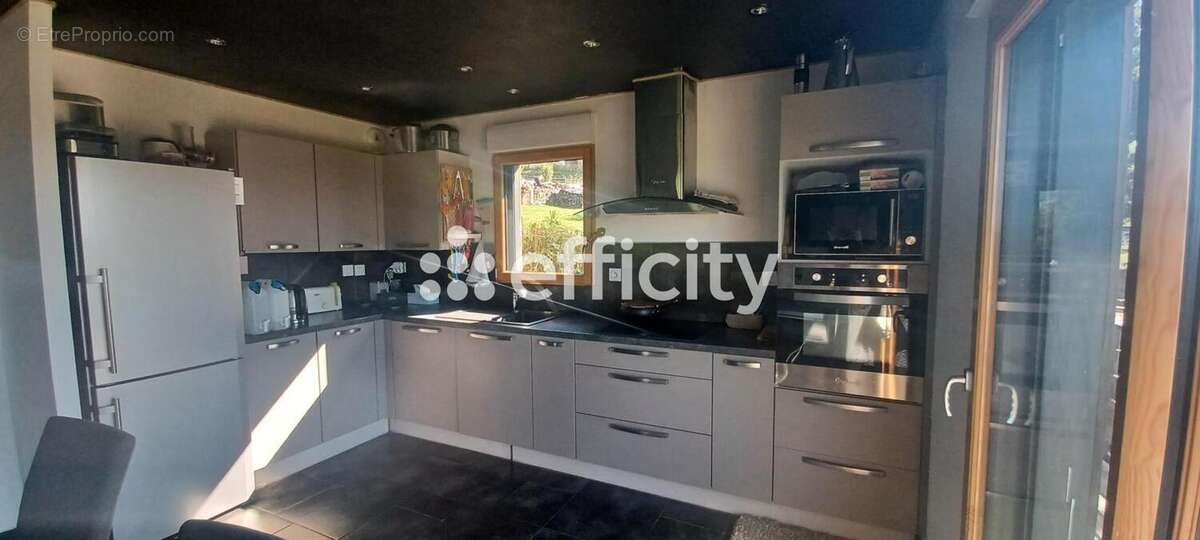 Maison à RUYNES-EN-MARGERIDE