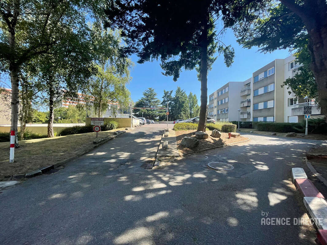 Garage rennes - brequigny/ rue de nantes - photo 2
