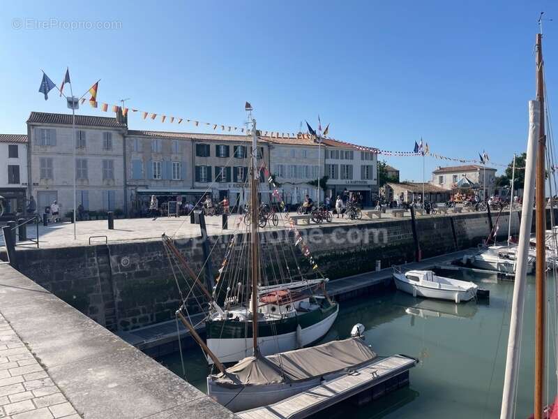 Terrain à LA FLOTTE