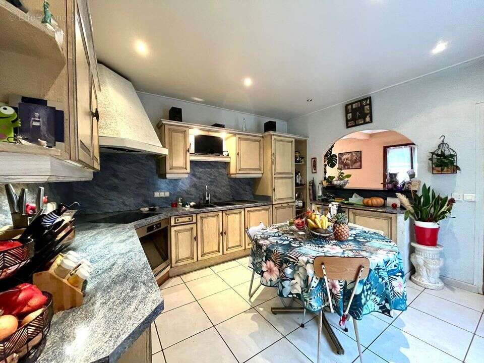 Maison à MONNETIER-MORNEX