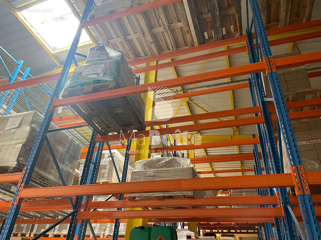 Commerce à LE CHAMBON-FEUGEROLLES