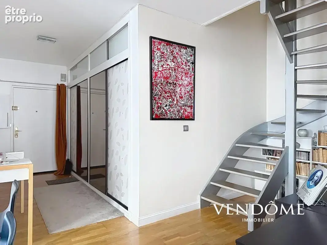 Lille, RUE ROYALE - Appartement 120 m² - 2 Chambres - Parking - photo 7