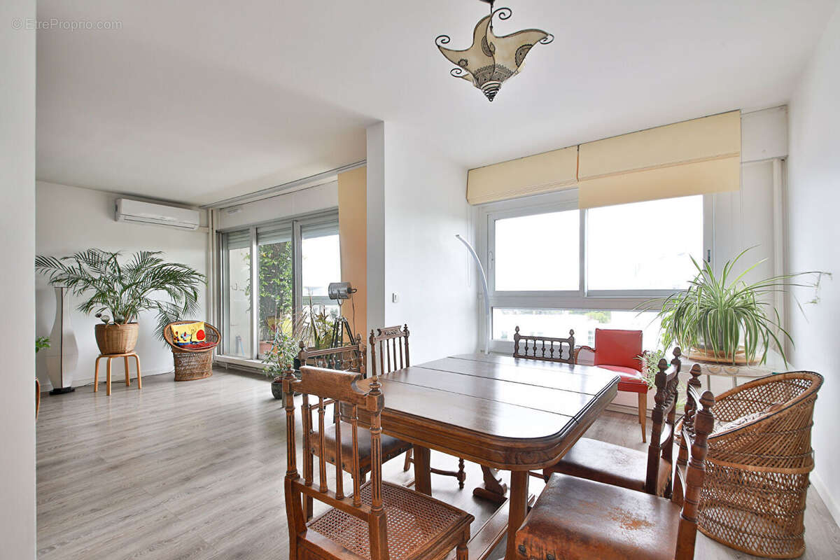 Appartement à PARIS-15E