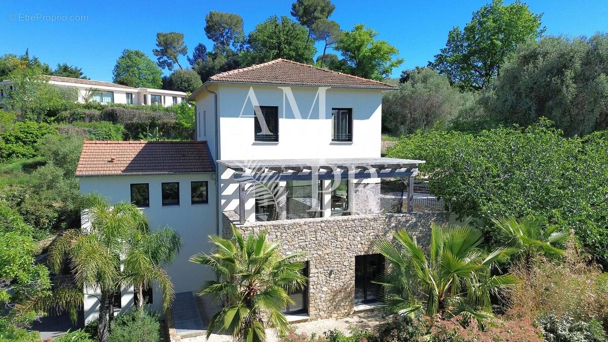 Maison à MOUGINS