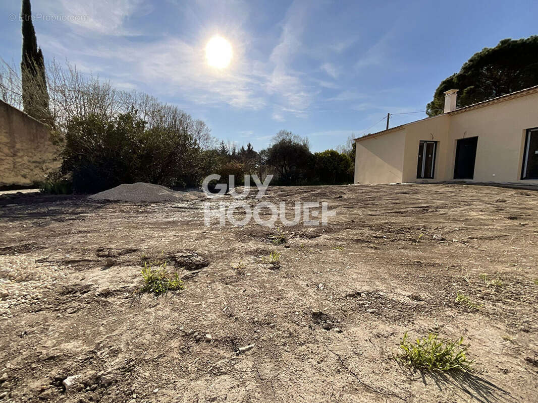 Maison à L'ISLE-SUR-LA-SORGUE