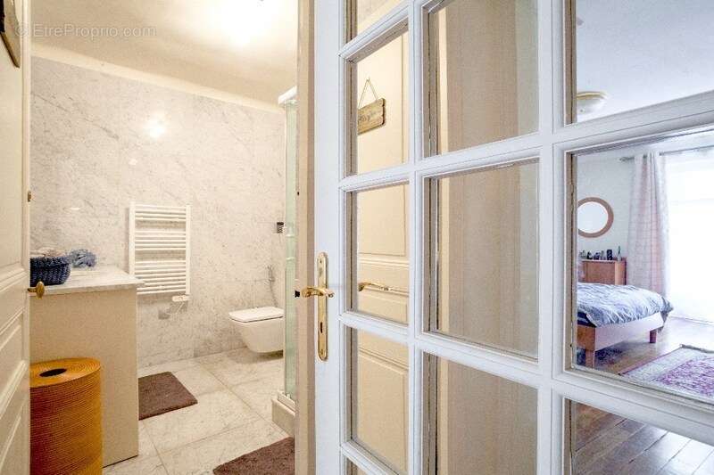 Appartement à PARIS-8E