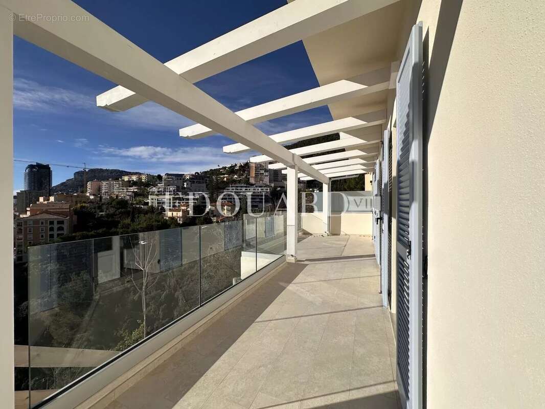 Appartement à ROQUEBRUNE-CAP-MARTIN