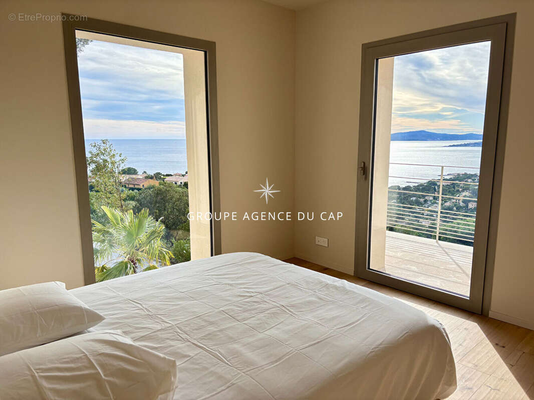 Maison à LES ISSAMBRES