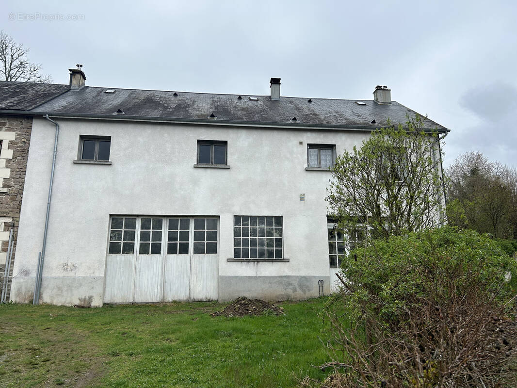 Maison à BUGEAT