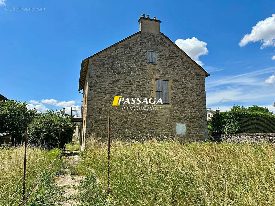 Maison à SEVERAC-LE-CHATEAU