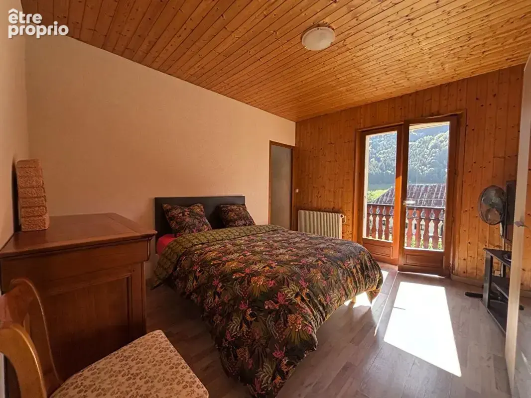 BELLEVAUX Maison T6 120 m² , 1180m² de terrain , secteur calme (74470) - photo 9