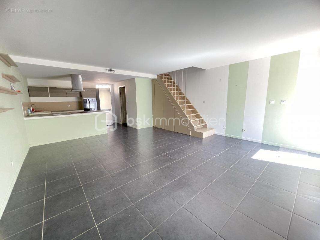 Maison de ville moderne avec piscine privée dans le centre de Bagnols-sur-Cèze - photo 4