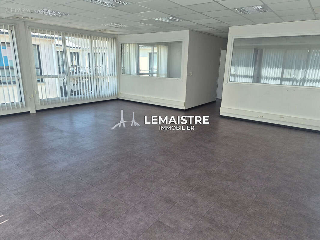 L'Espace Clémenceau - Local professionnel ou commercial - 88,86 m² - 2 parkings - photo 6