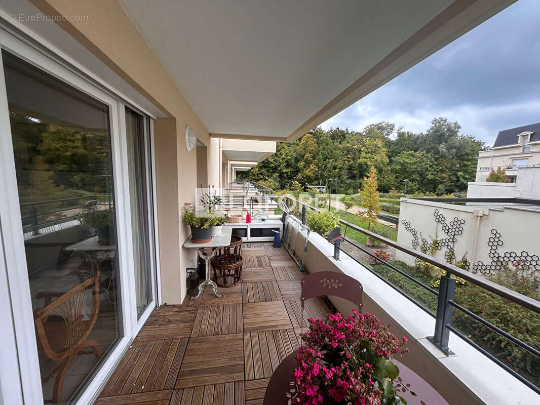 Appartement à EMERAINVILLE