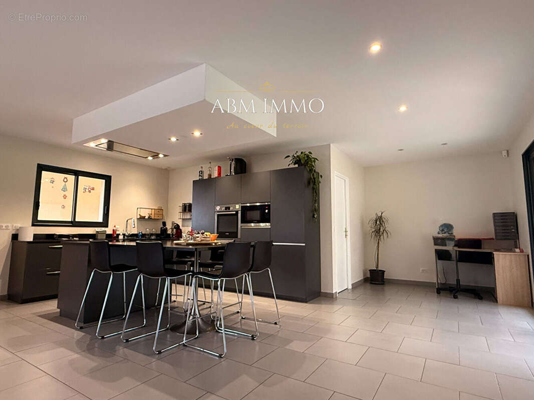Maison familiale neuve dans un cadre naturel préservé - photo 3