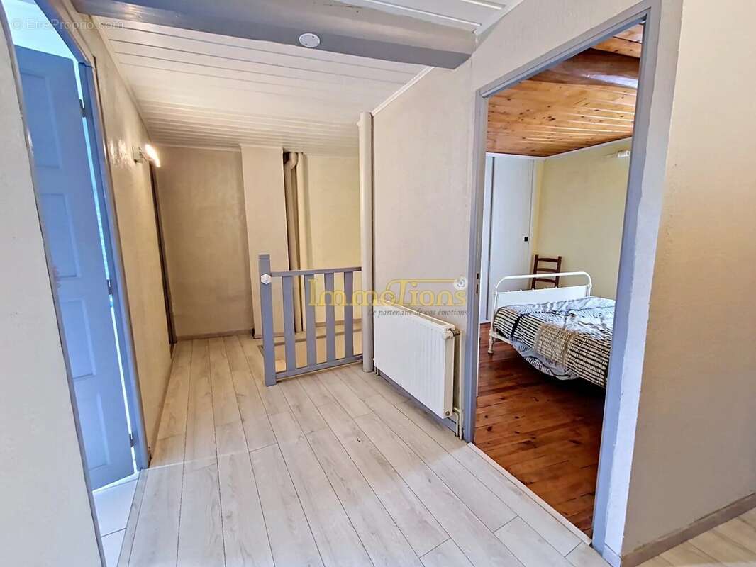Maison à CHEVRIERES
