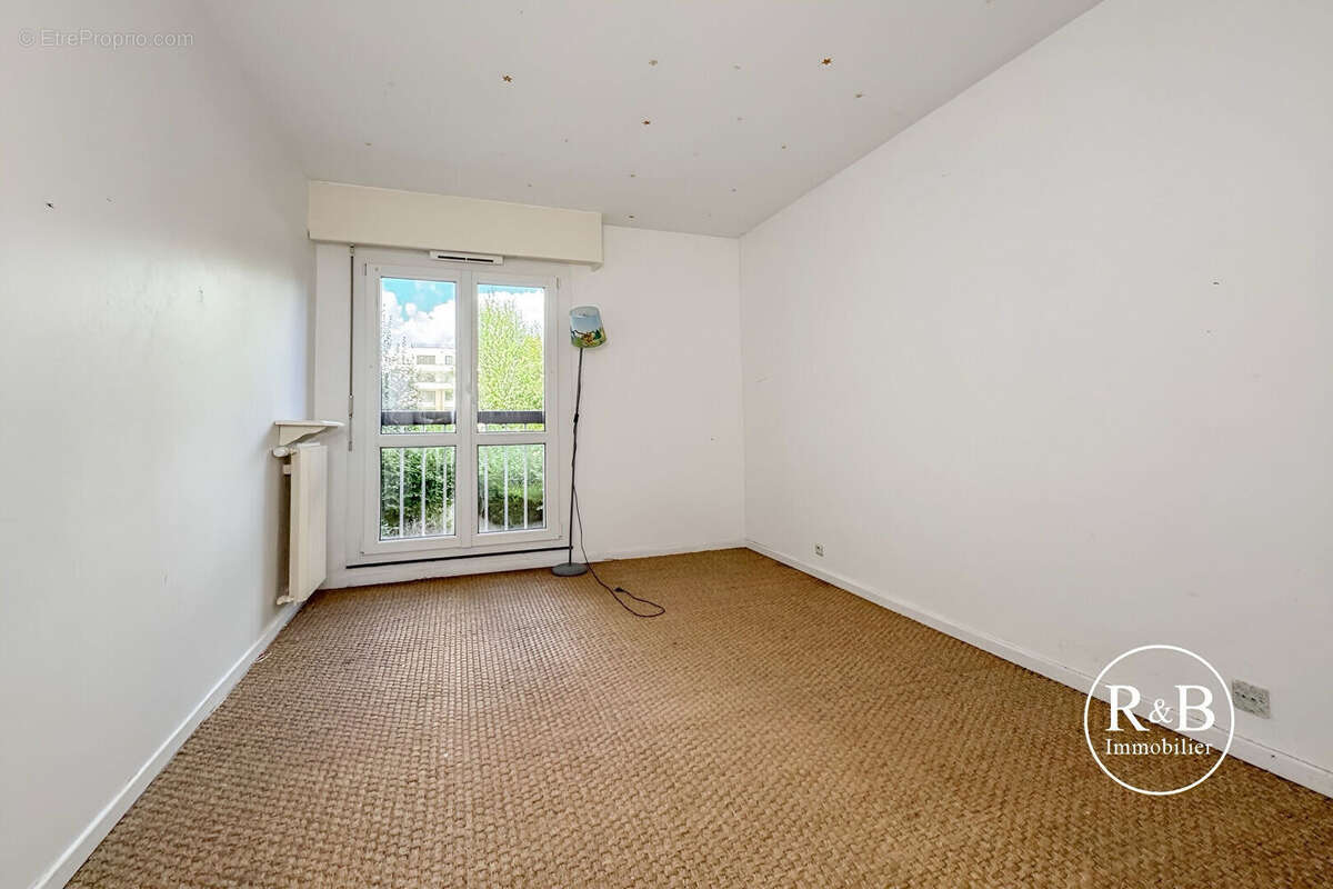 Appartement à LES CLAYES-SOUS-BOIS