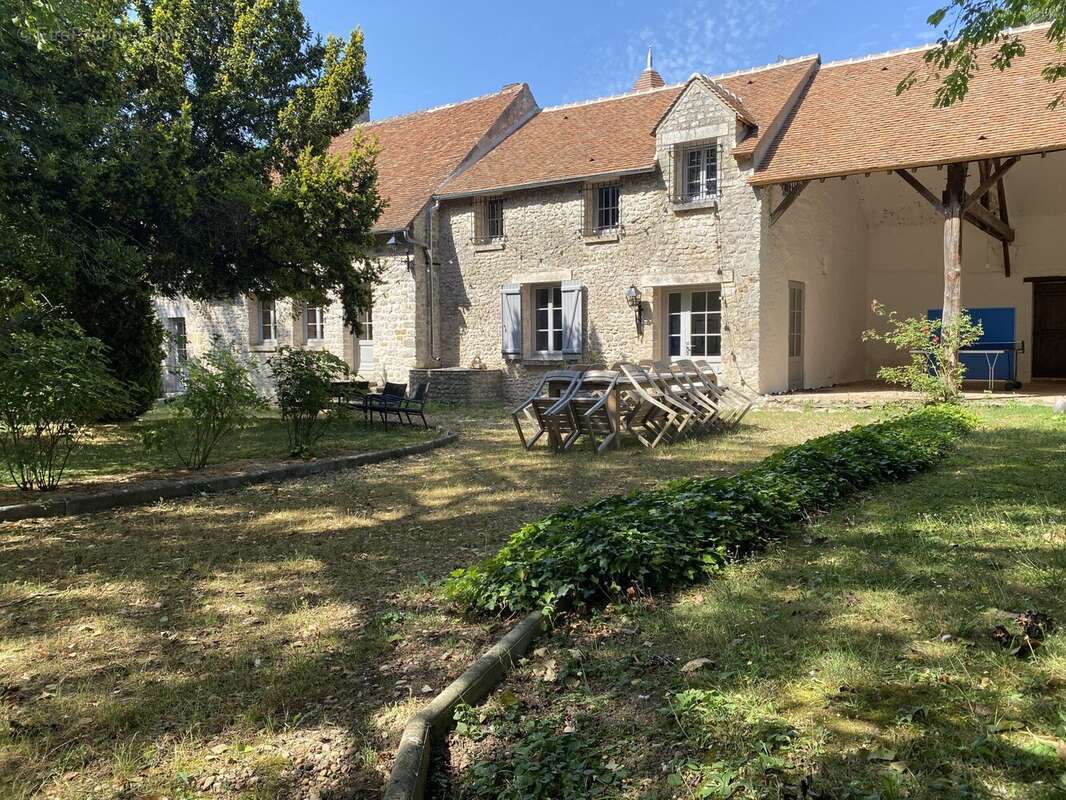 Maison à YEVRE-LA-VILLE