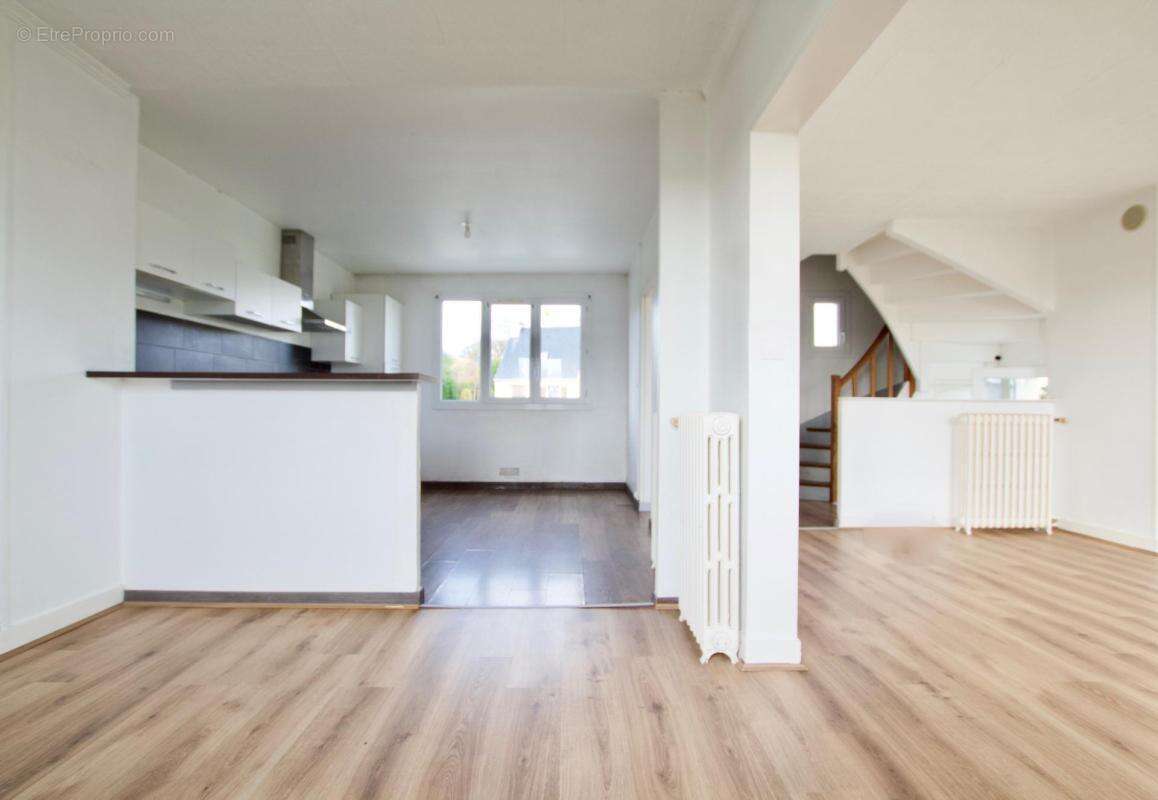 Maison à PLOUER-SUR-RANCE