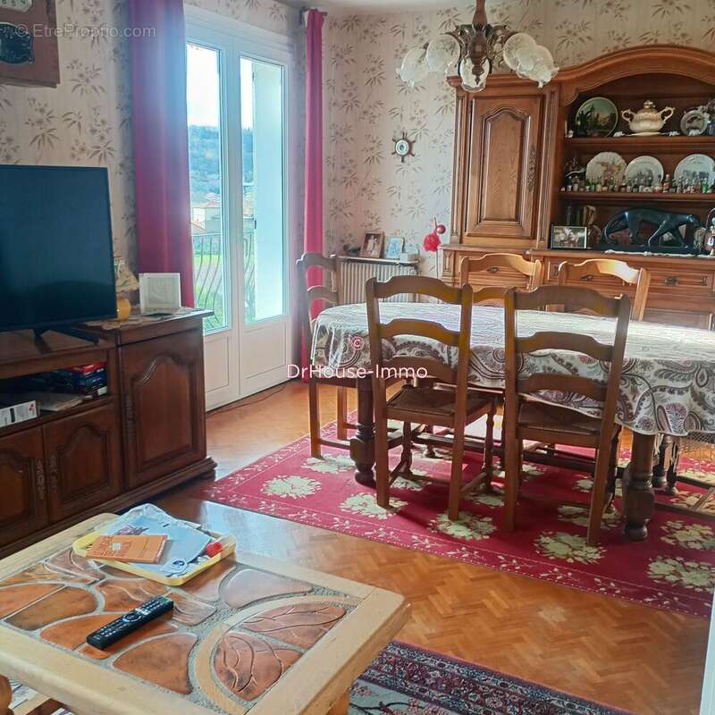 Maison à BRIVES-CHARENSAC