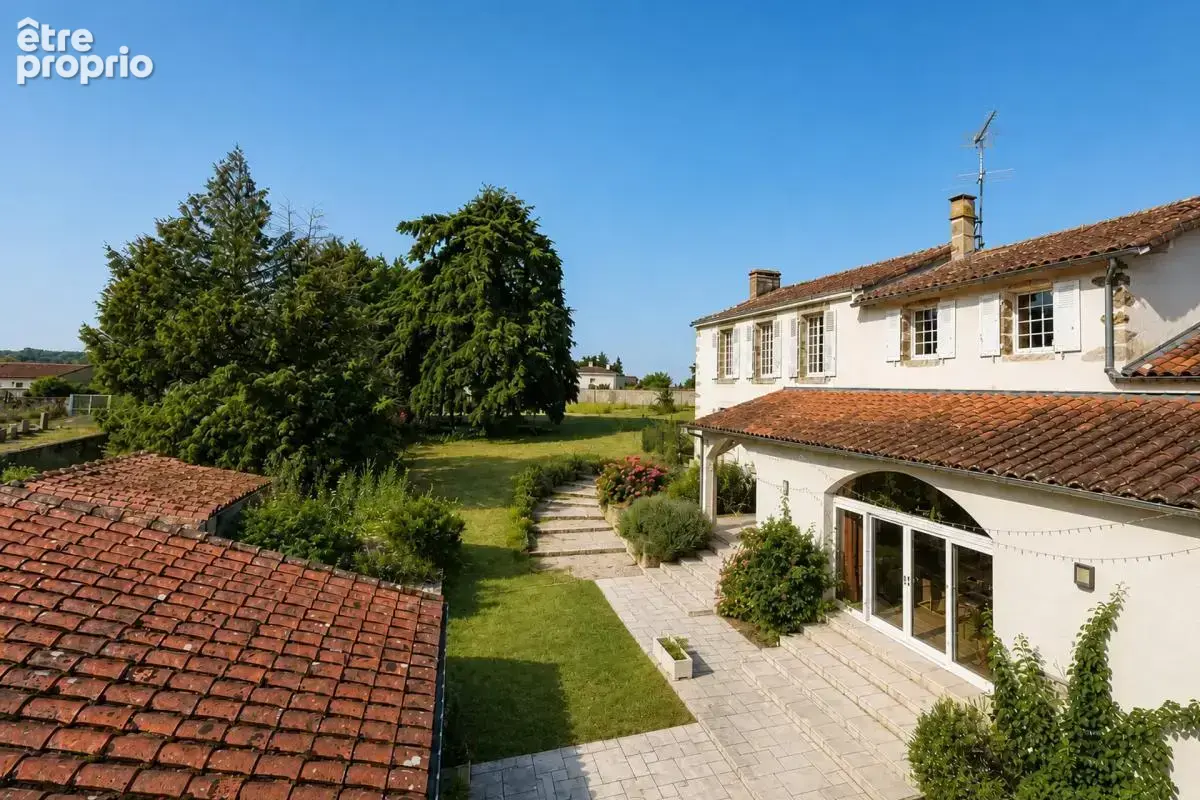 Maison de 10 pièces de 345.72 m² à Montravers - photo 20