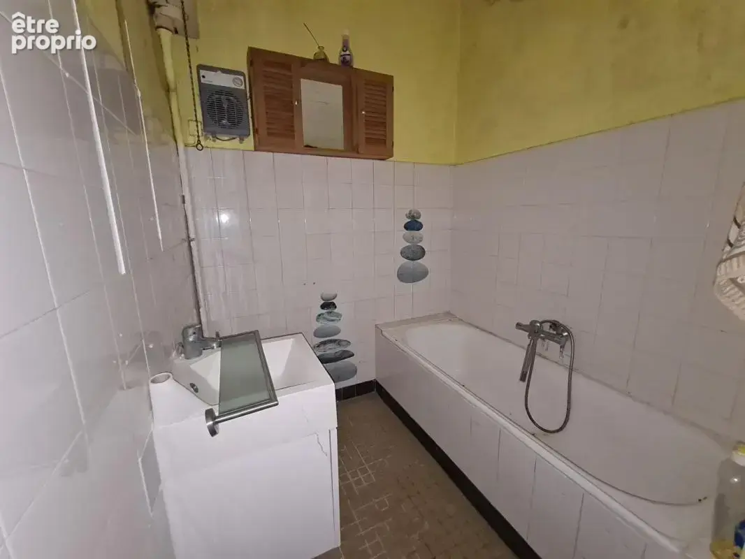 Exclusivité - Le Croisty - Maison de 135.36 m2 - 6 pièces - 3 chambres  -  Jardinet 20 m2 - Prix 123.000 - photo 8