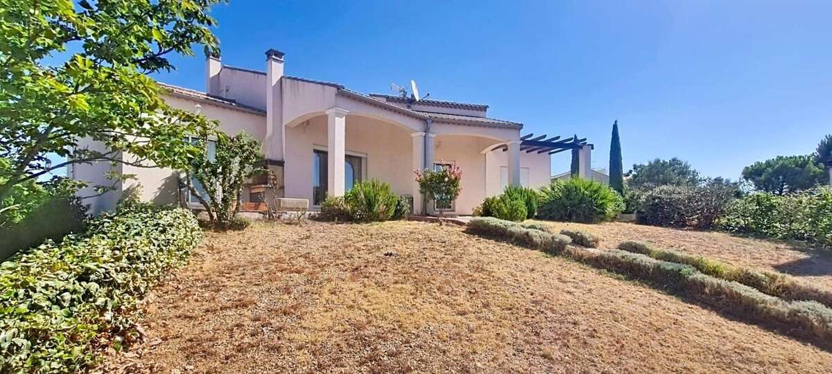 Jolie villa de plain-pied de 147m² avec garage et vue dégagée - photo 7