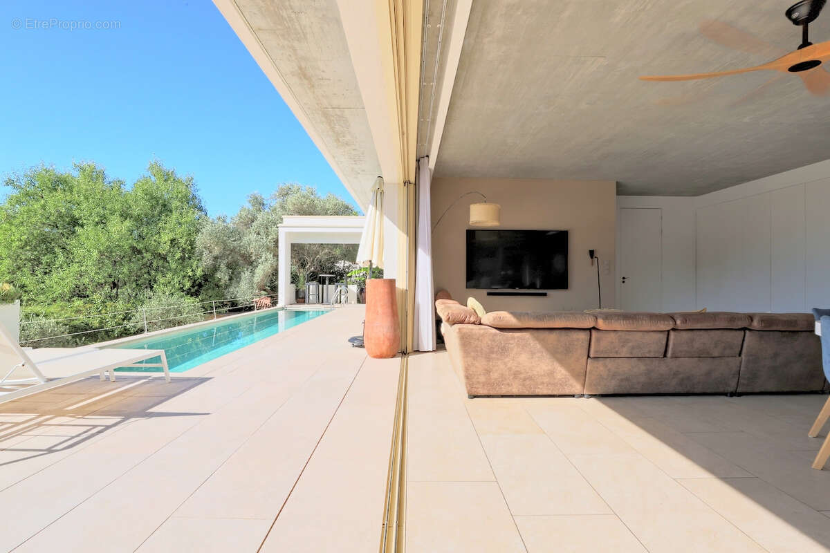 Maison à SOLLIES-PONT