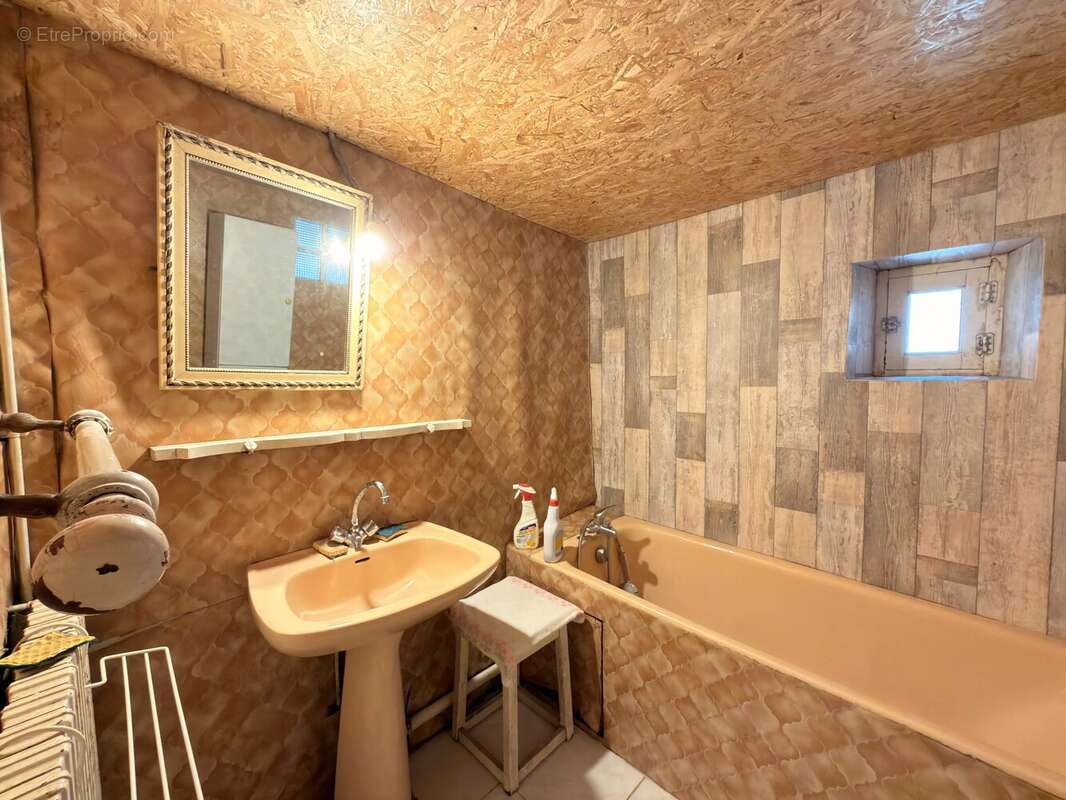 Appartement à TAIZE-AIZIE