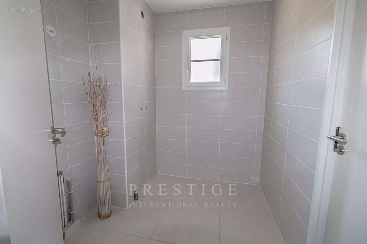 Maison à LA GARDE-FREINET