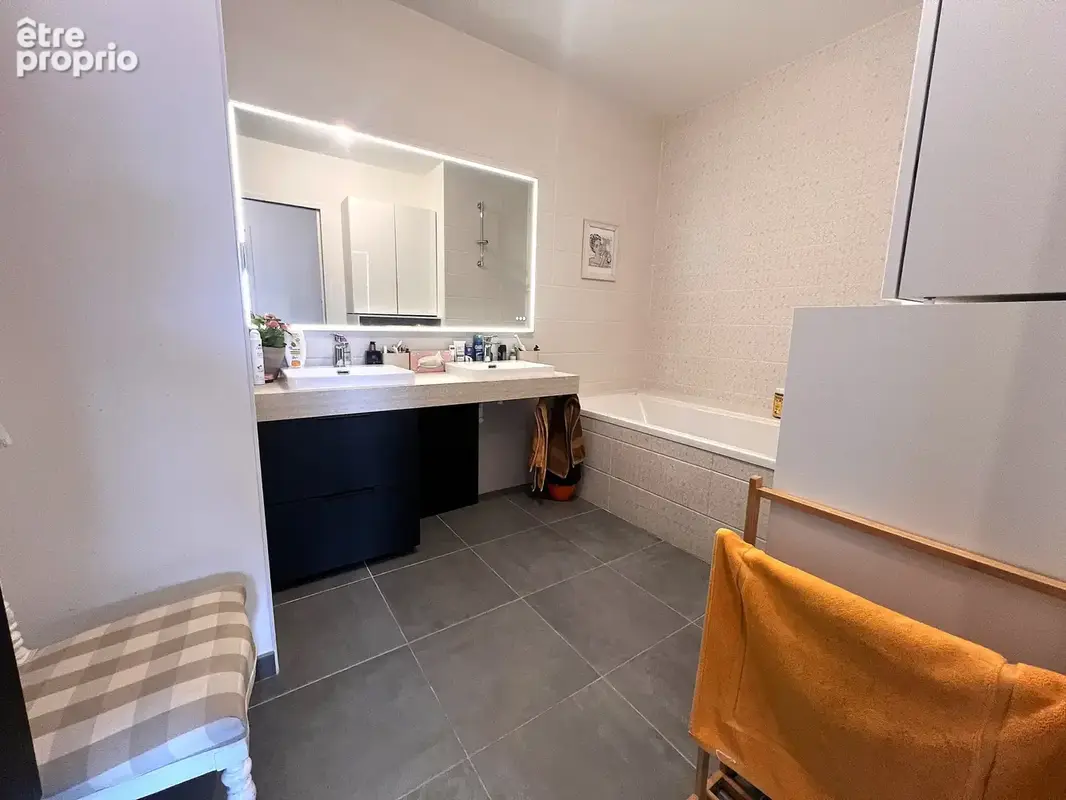 Appartement en duplex de 112m2 PMR de 3 chambres et 2 terrasses à Tours avec garage double boxé - photo 9