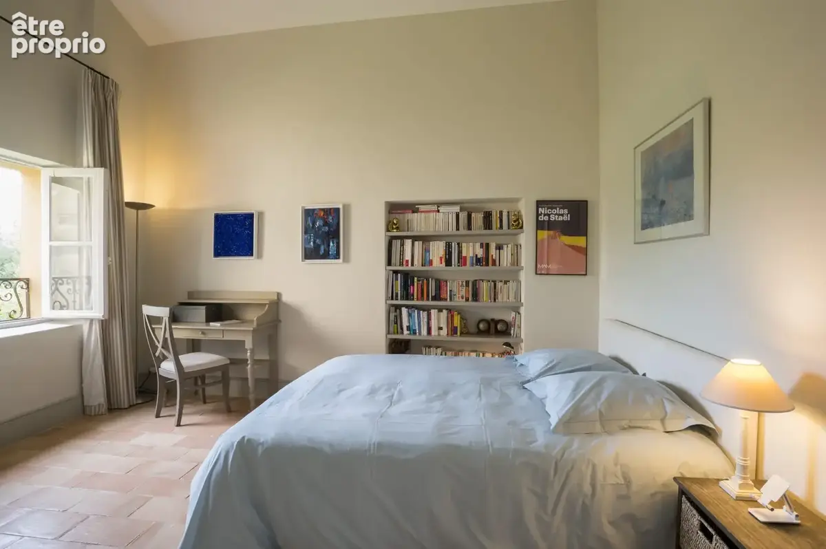 Dickjan POPPEMA d'eXp France vous propose un bel appartement sur une domaine viticole